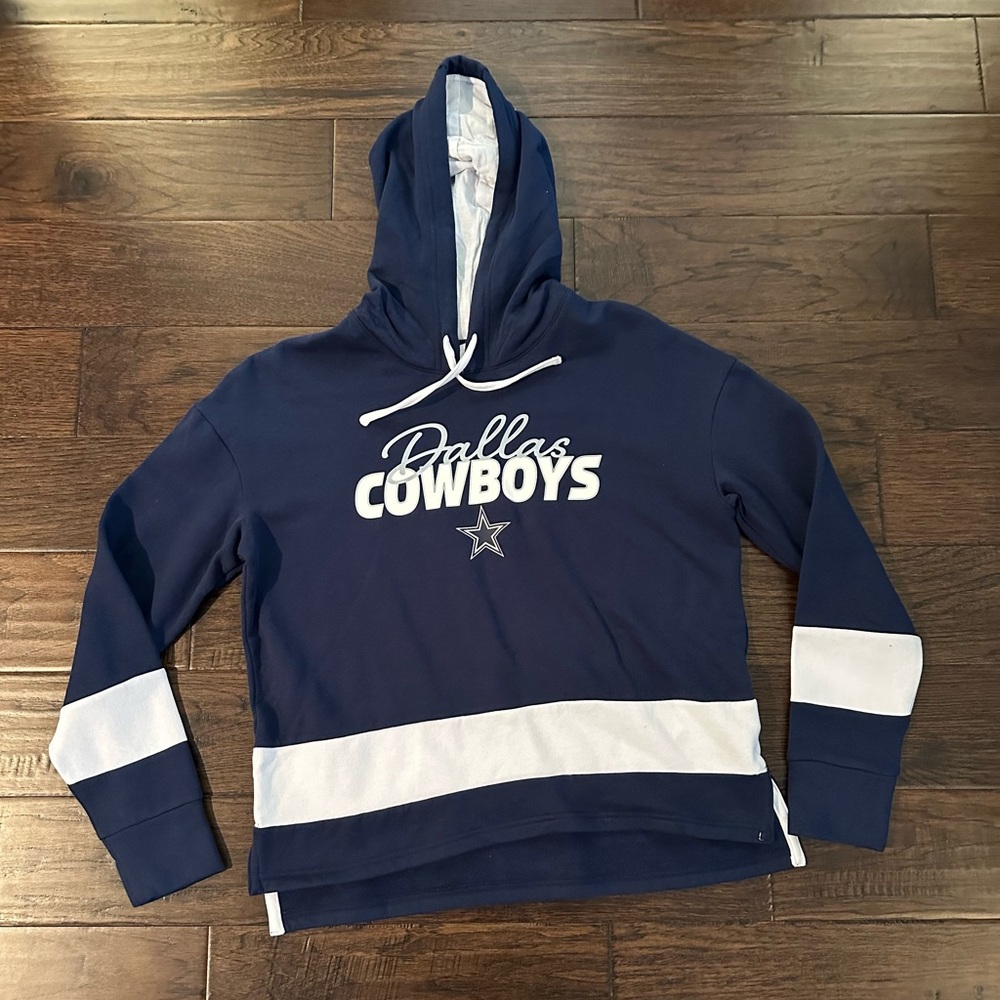 NWT Dallas Cowboys Navy and White Sweatshirt Hoodie Size Medium